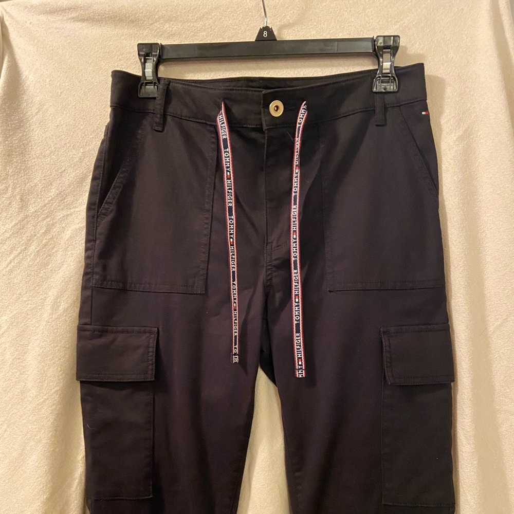 BRAND NEW Tommy Hilfiger women’s cargo pants. - Picture 1 of 5